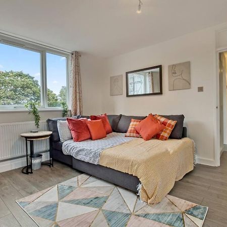 Апартаменти Hidden Gem In Battersea W/ Free Parking Лондон Екстер'єр фото