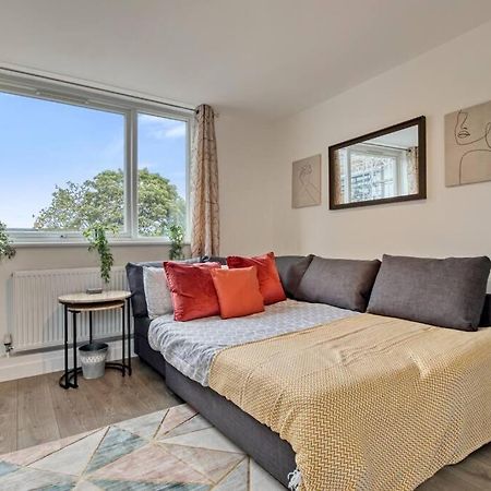 Апартаменти Hidden Gem In Battersea W/ Free Parking Лондон Екстер'єр фото