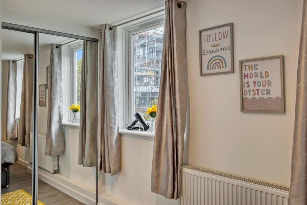 Апартаменти Hidden Gem In Battersea W/ Free Parking Лондон Екстер'єр фото