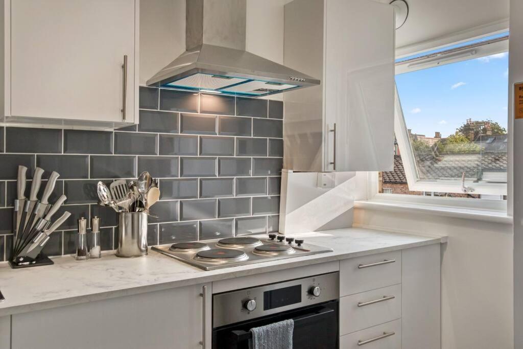 Апартаменти Hidden Gem In Battersea W/ Free Parking Лондон Екстер'єр фото