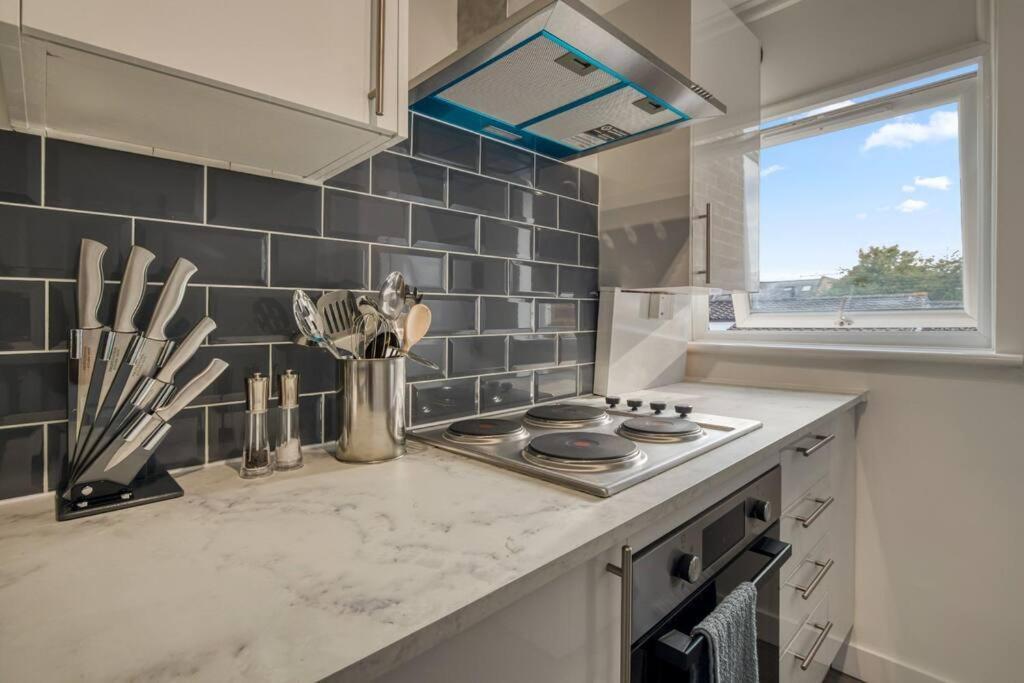 Апартаменти Hidden Gem In Battersea W/ Free Parking Лондон Екстер'єр фото