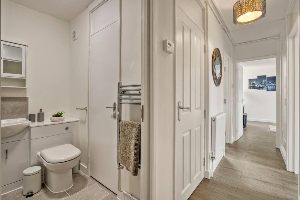 Апартаменти Hidden Gem In Battersea W/ Free Parking Лондон Екстер'єр фото