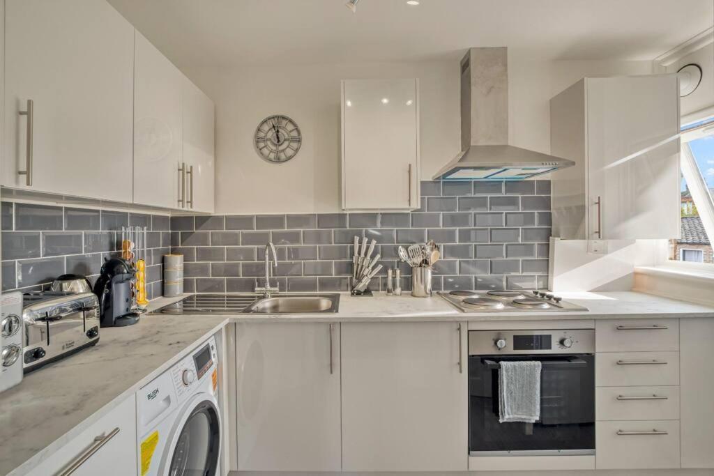 Апартаменти Hidden Gem In Battersea W/ Free Parking Лондон Екстер'єр фото